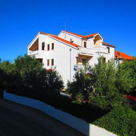 Apartments Fjaka Sveti Filip i Jakov Exterior foto